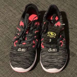 NWT kids sneakers